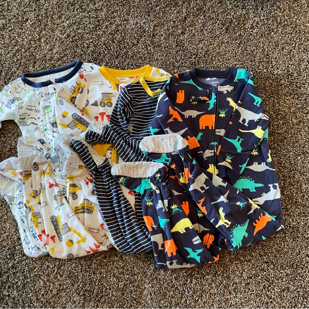 Carter's set of 4 footed Jammie’s